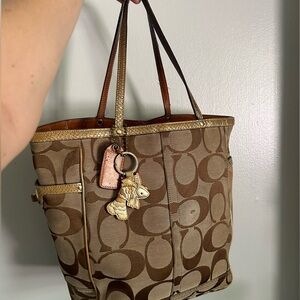 Vintage medium sized tan coach purse